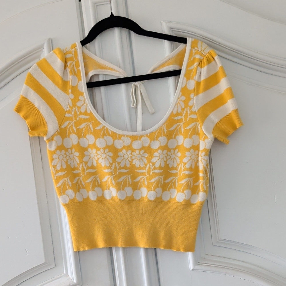Anthropologie Yellow and White Floral Scoop-Neck Crop Top